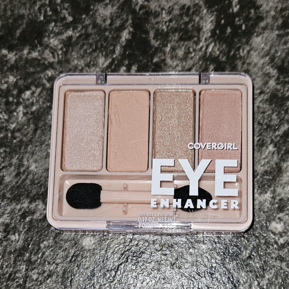 COVERGIRL Eye Enhancers Eyeshadow Quad In Bellini Spritz